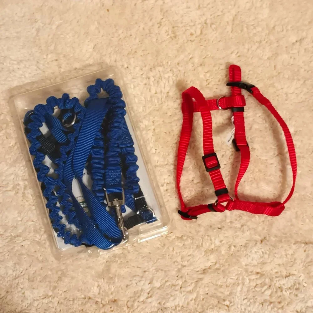 EUC~ PetSafe Come w/ Me Kitty Nylon Cat Harness & Bungee Leash + 1 Red Harness